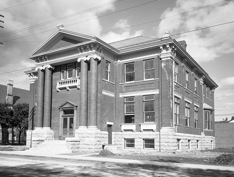 Carnegie Library, Peterborough, Ontario. Photo Courtesy Peterborough Museum and Archives.